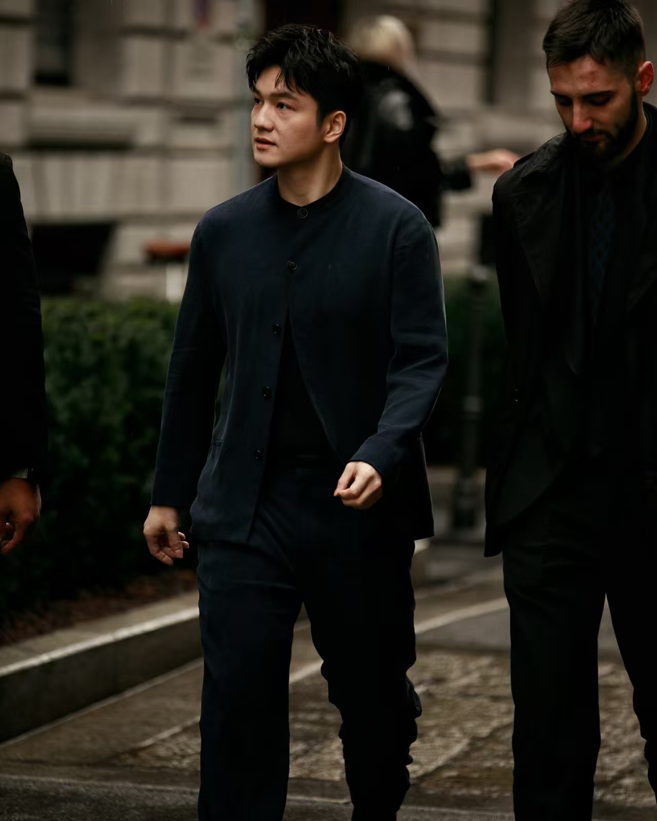 樊振东参加米兰时装周 第一章《回国》 