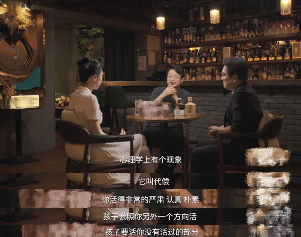 第一次当妈妈的真实感受没有人天生会做妈妈，幸福焦虑互相交织，养育孩子的过程，也是