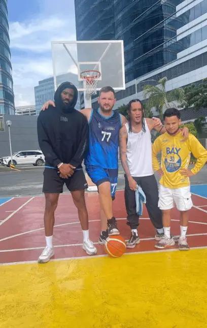 冷知识：巅峰已过的詹姆斯最近10年得分，高于正值巅峰的库里！NBA过去10年联盟