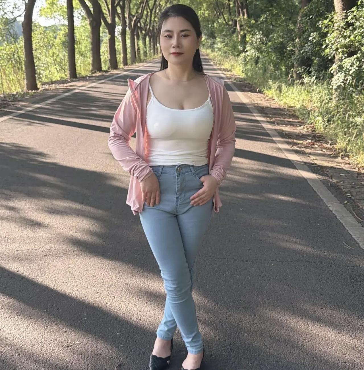 什么样的女人最旺家

哈喽大家好，今天跟大家聊一聊，什么样的女人称得上旺家。
