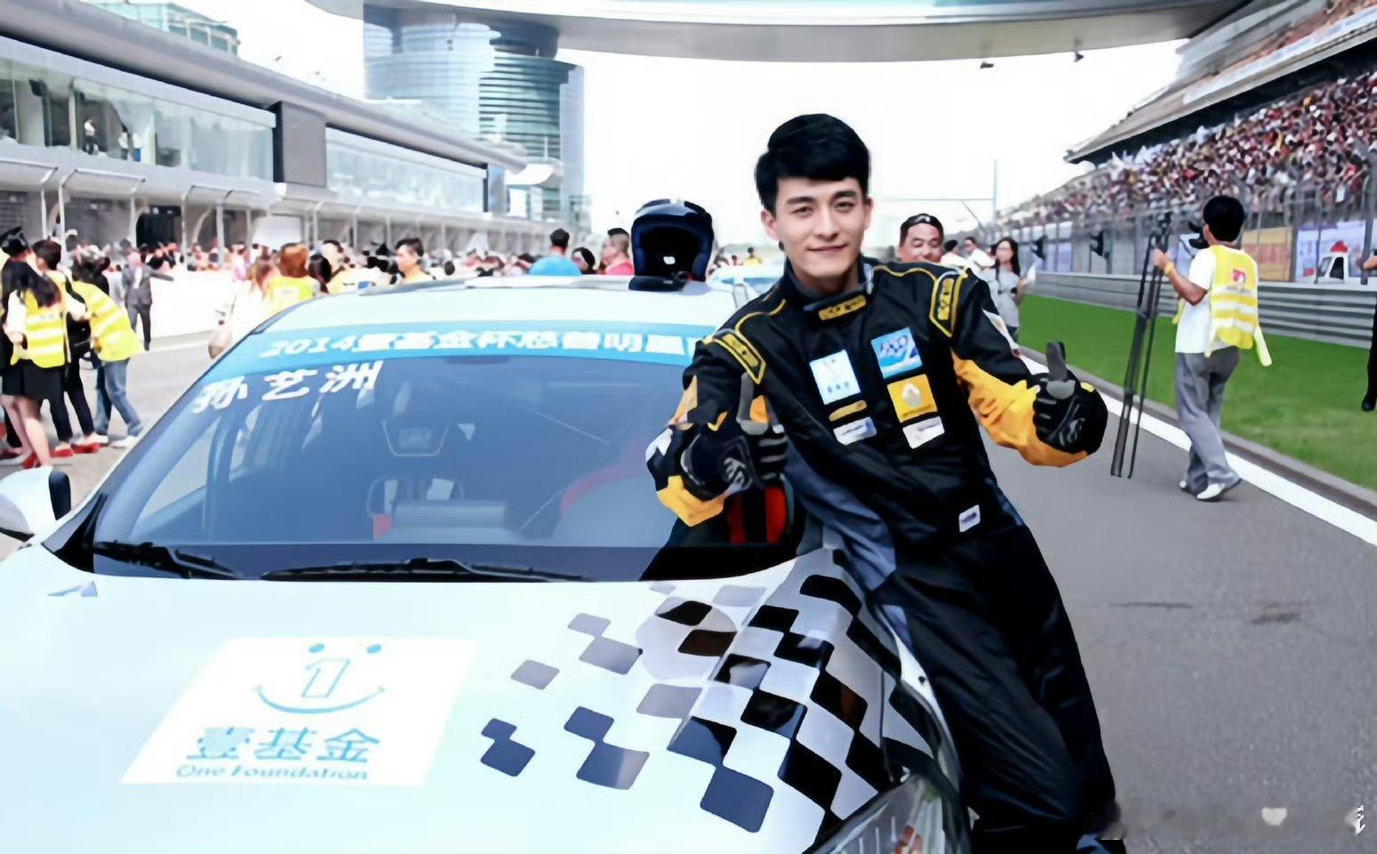 沈腾的兵没有一个吃素的沈腾居然有三本驾照 ，《飞驰人生3》的权威感直接拉满， 那