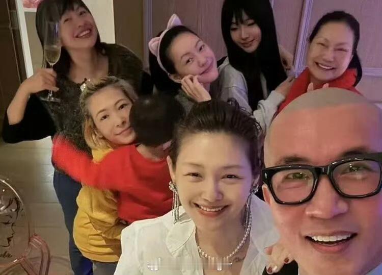 好友透露具俊晔并没有争夺遗产的想法，一心只想陪着大S。 