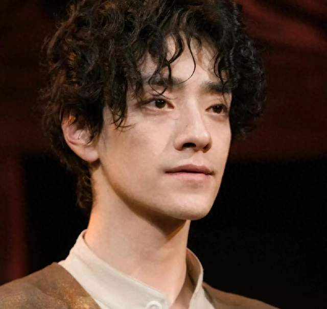 郑云龙聊常年出演疯批角色，直言想演普通人拍戏消耗很大