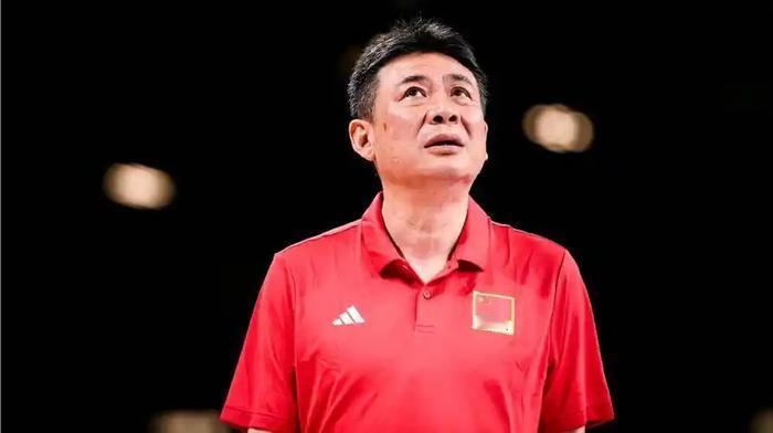 恭喜女排，蔡斌上任，签约豪门球队，年薪数字曝光，赵勇看懂了
蔡斌指导回来了，在执