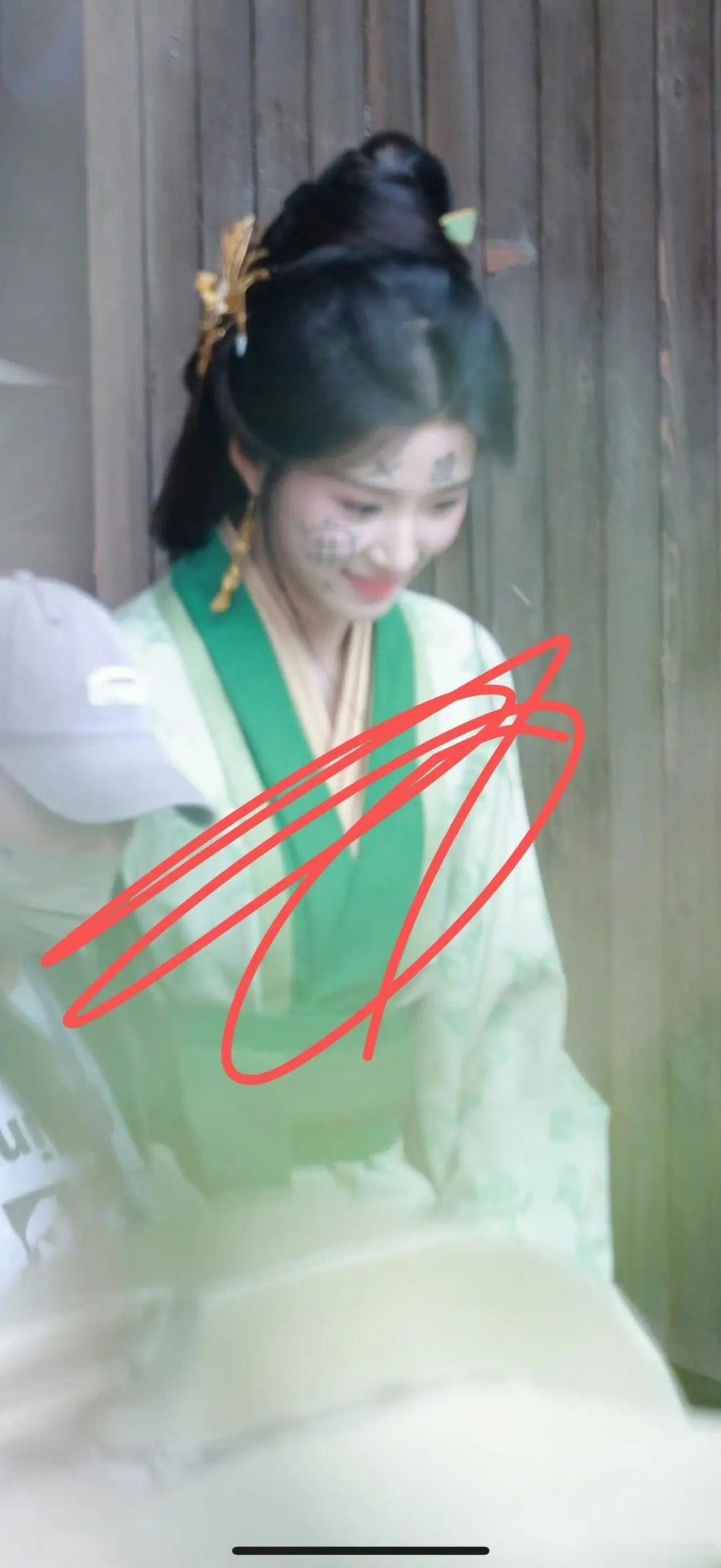 张凌赫和卢昱晓你觉得他俩谁的🐢画的好？有cp感吗？ ​​​
