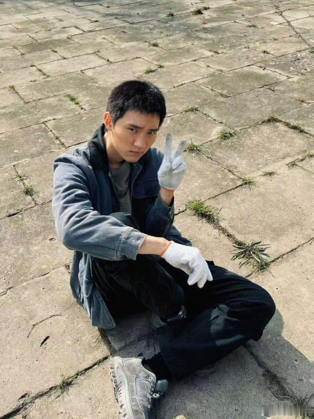 十二封信[超话]周翊然演技低估了周翊然的演技 彻底被周翊然圈粉，内娱有演技的帅哥