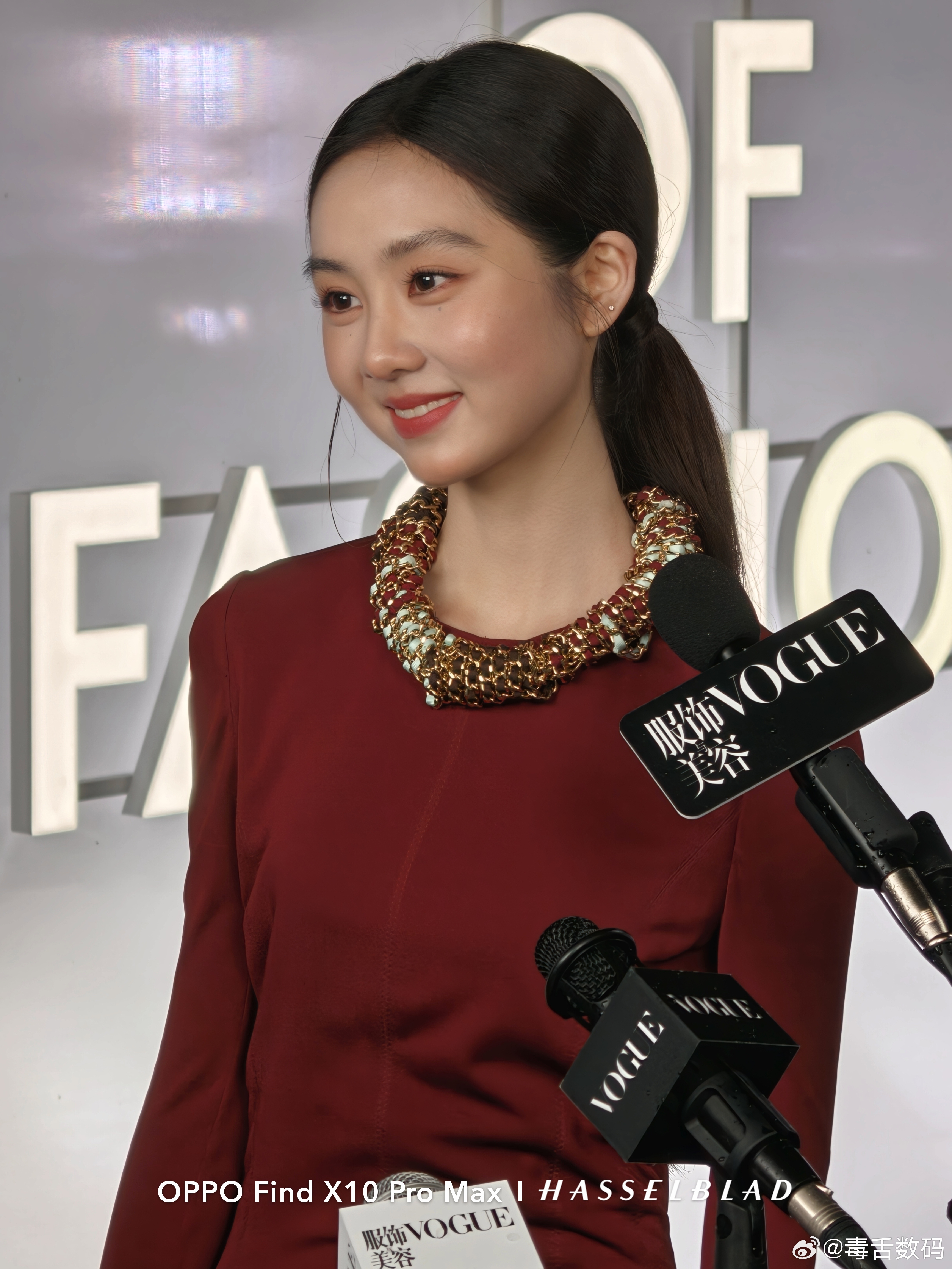 黄多多表情管理我去，黄磊女儿黄多多这么大了，这算是正式进圈了吗？长得是真像孙莉[