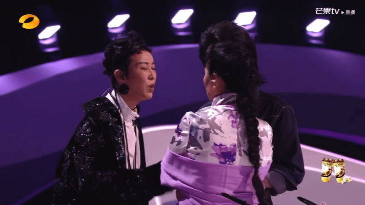 华晨宇 这次我们真的争论很久华晨宇说这次争论得他都快没词儿了，不过最后还是选出了