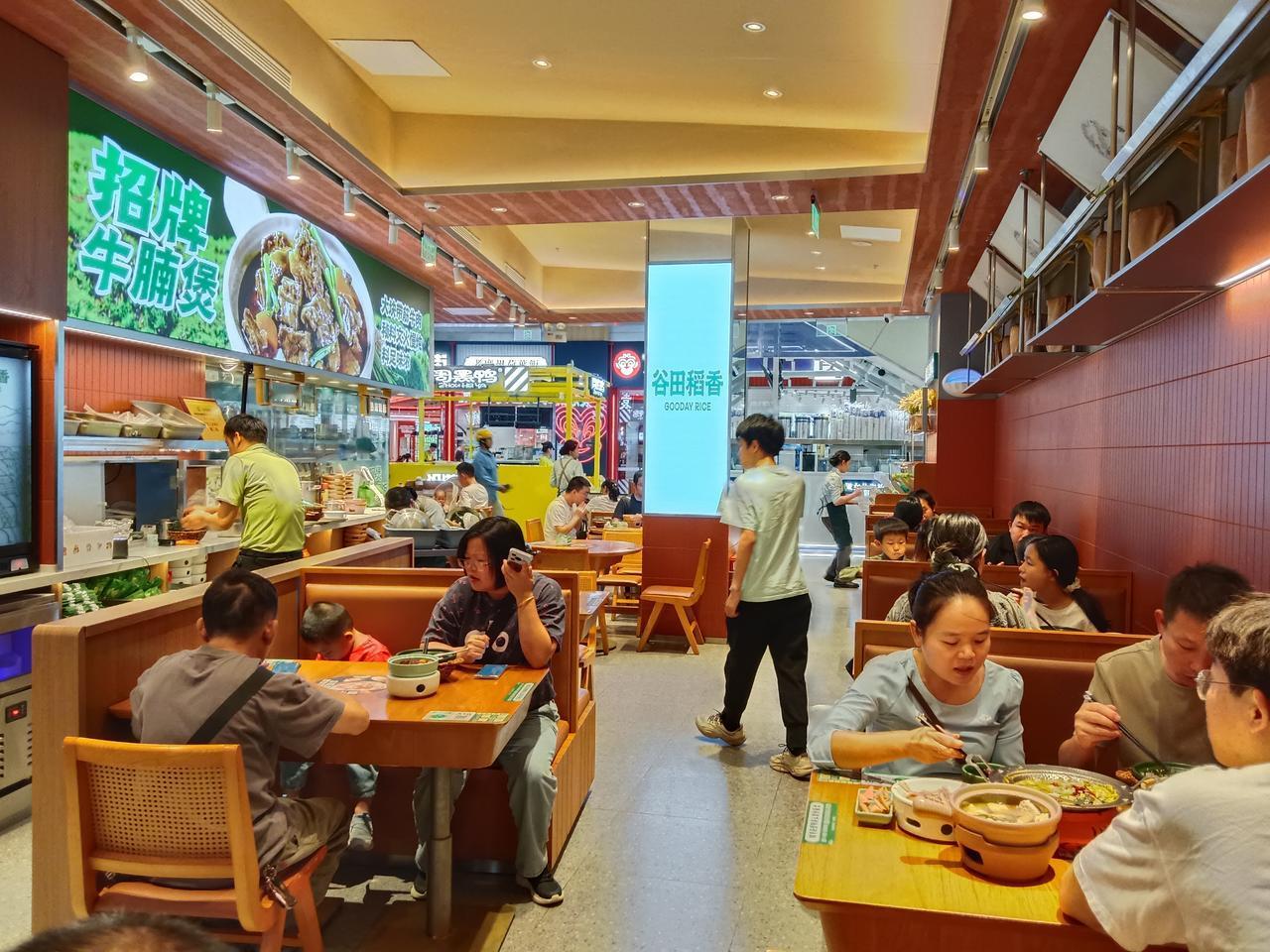 昨天又被“骗”了一百元，
有时总觉得自己不是善良，
而是口头上说的“神头”一只。