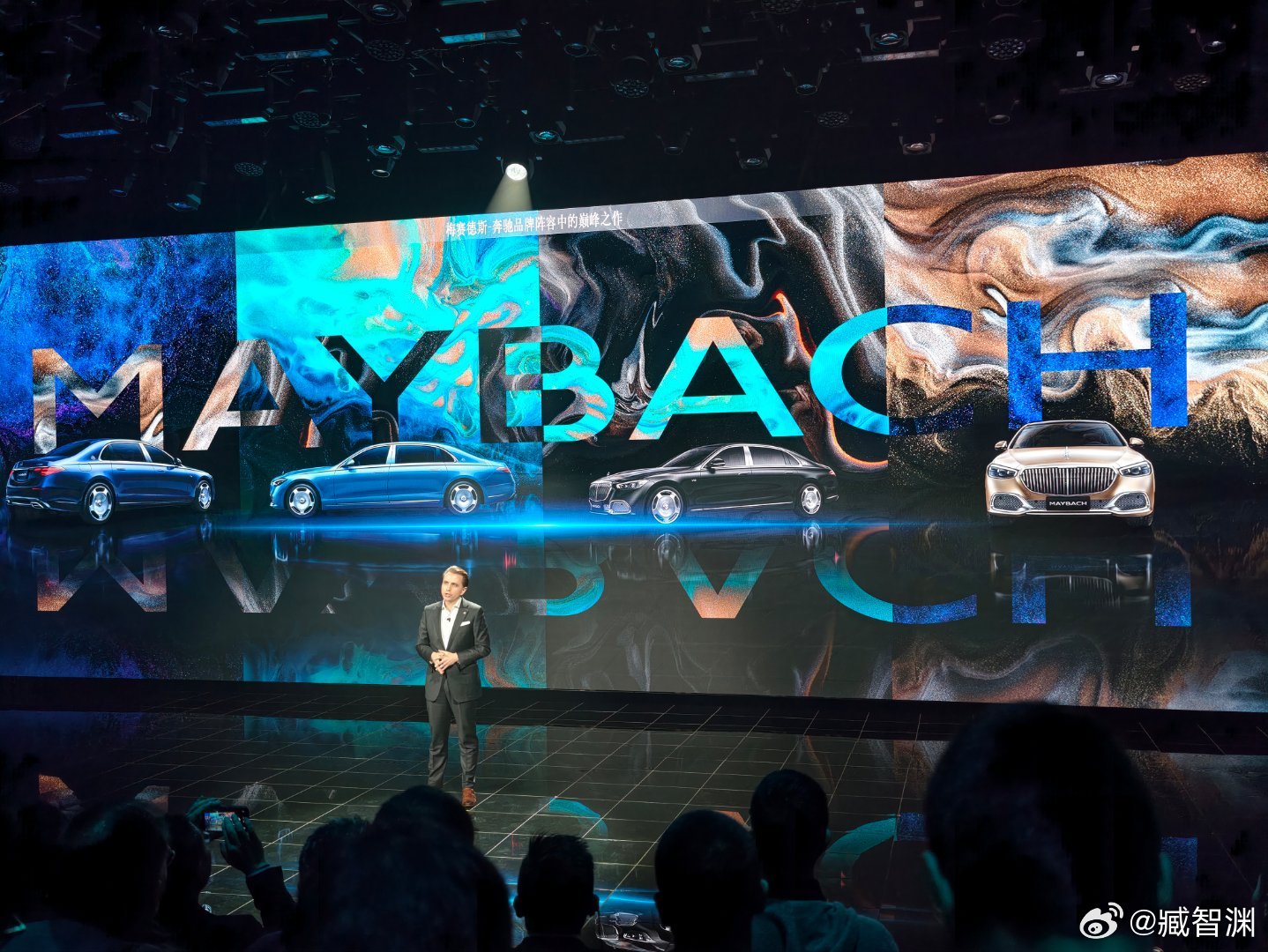 中国每卖两台S级，就有一台是迈巴赫S级。所以，迈巴赫在中国已经有五次全球首秀。今