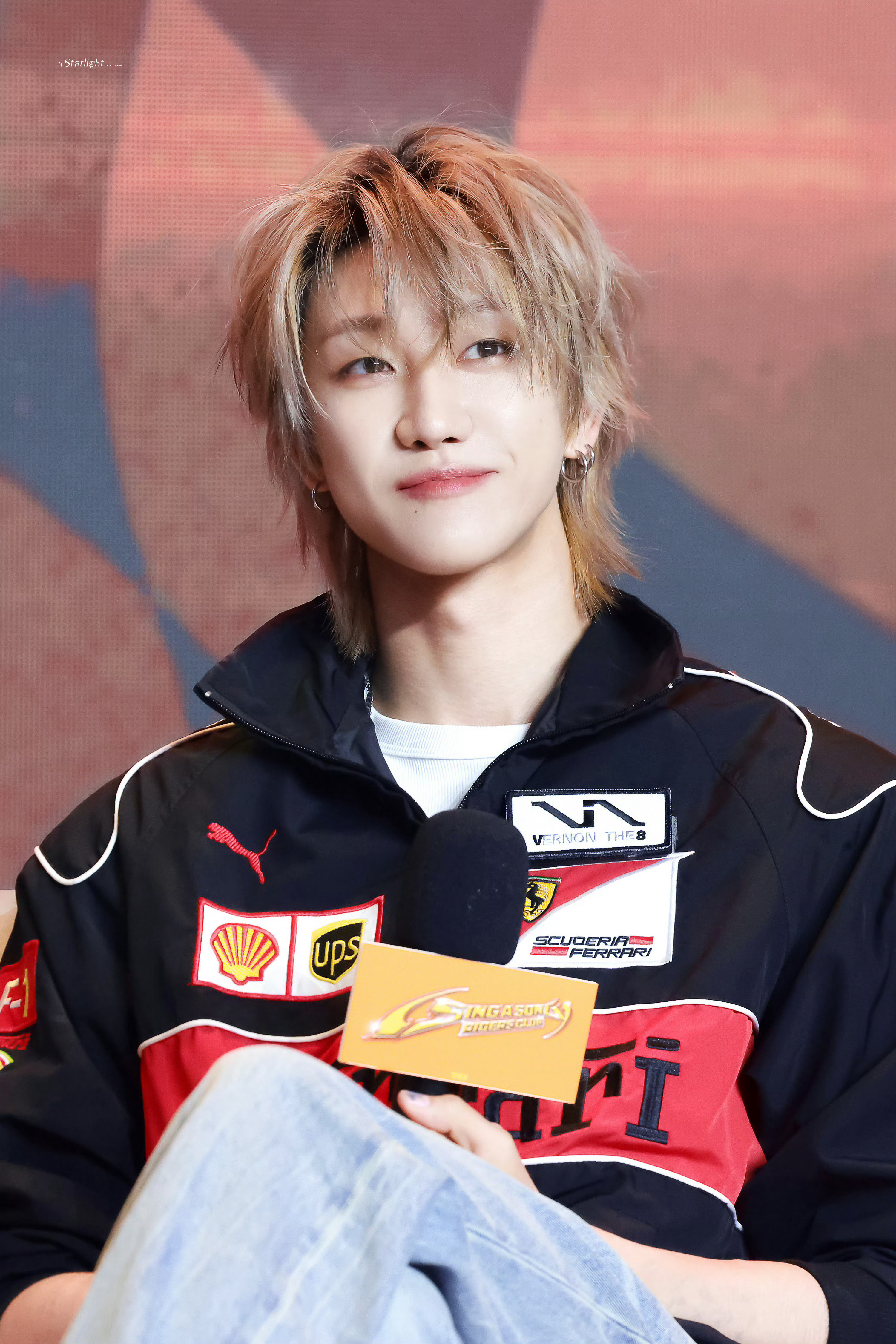 徐明浩今日亮相V8 FanParty活动造型，身穿Puma &Ferrari联名