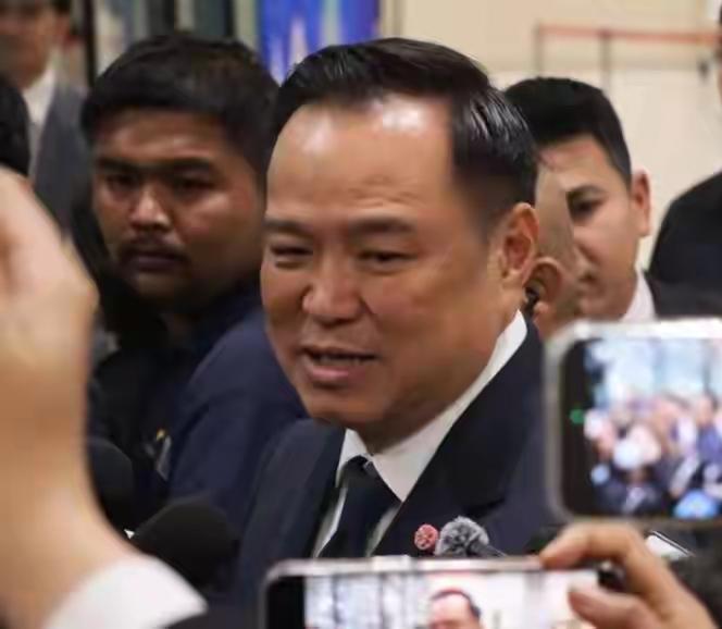 拒绝特朗普电话调停，泰国这次动了真格，要把洪森彻底打服