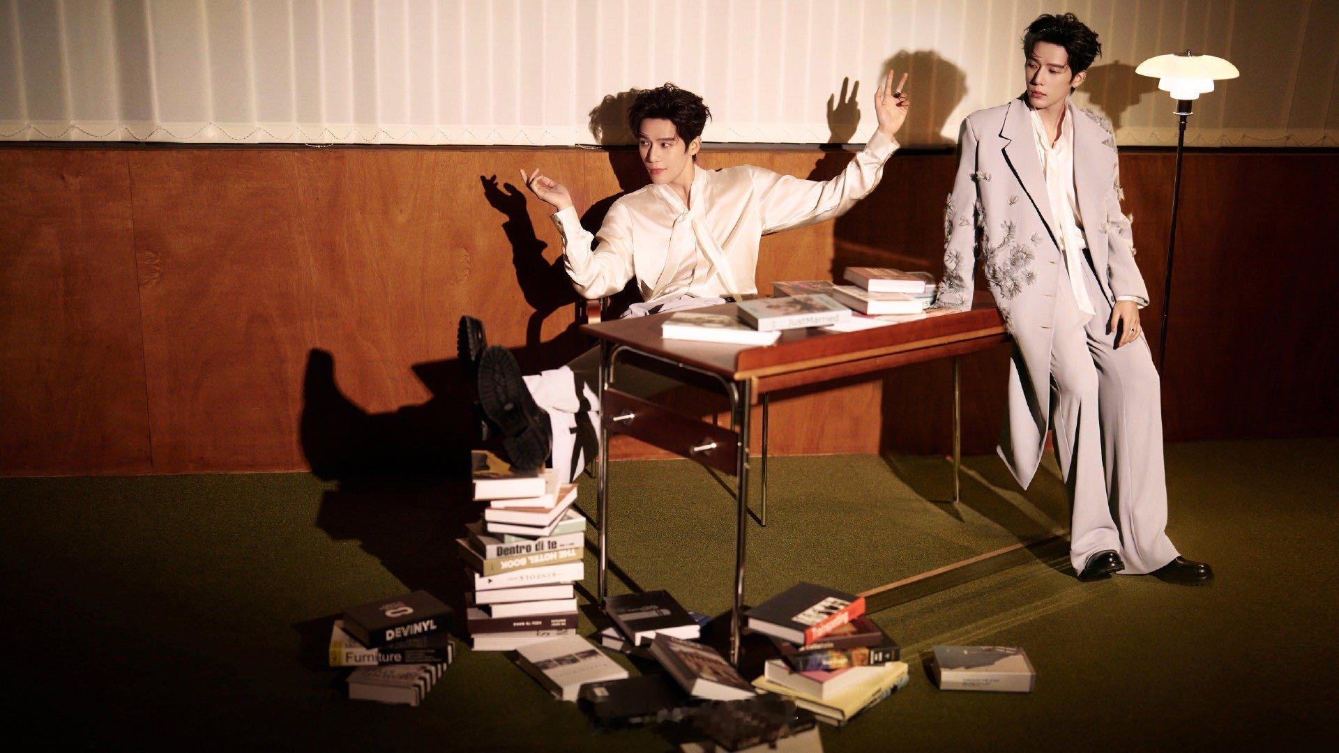 两个王安宇我都要 摄影师的镜头太会了！居然能把两个王安宇装进同一帧，一个眼神疏离