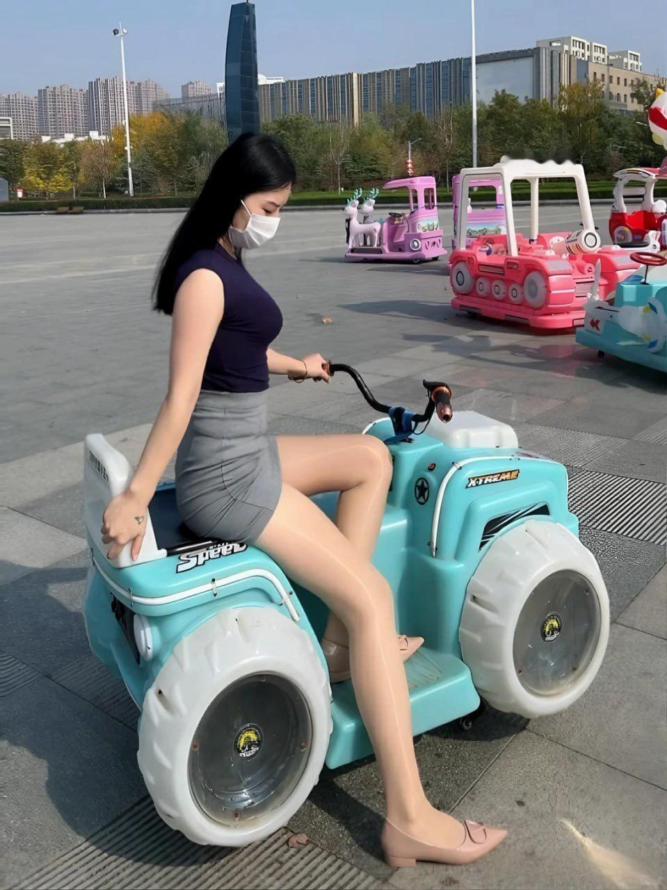 10元小车现在各个公园全是
