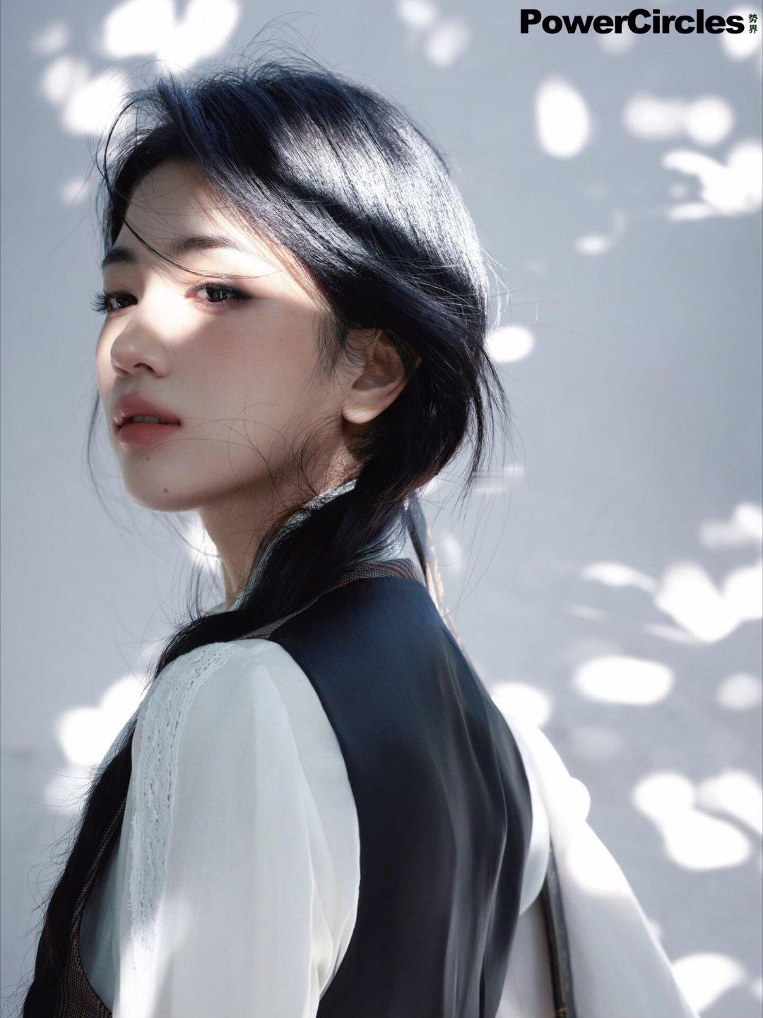 代露娃双生少女封面大片[哇] ​​​