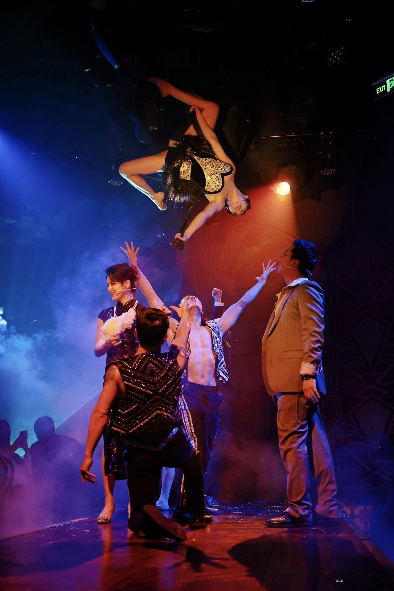 成都人的娱乐生活远不止麻将和酒吧，还有开心麻花 原创沉浸新马戏《烈焰骑士团》 精