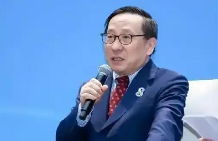 最近，高志凯抛出了一个观点，一下子戳中了很多人的敏感点，他建议把“国家移民管理局