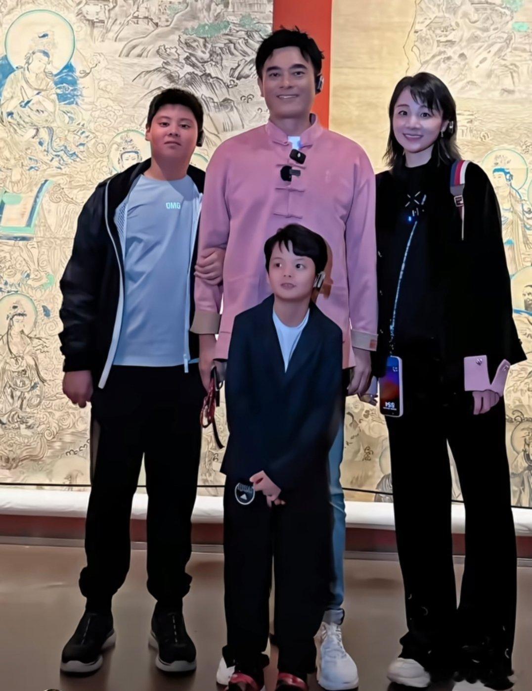 陈龙小儿子随母姓 这是不是是内娱第一人？ 