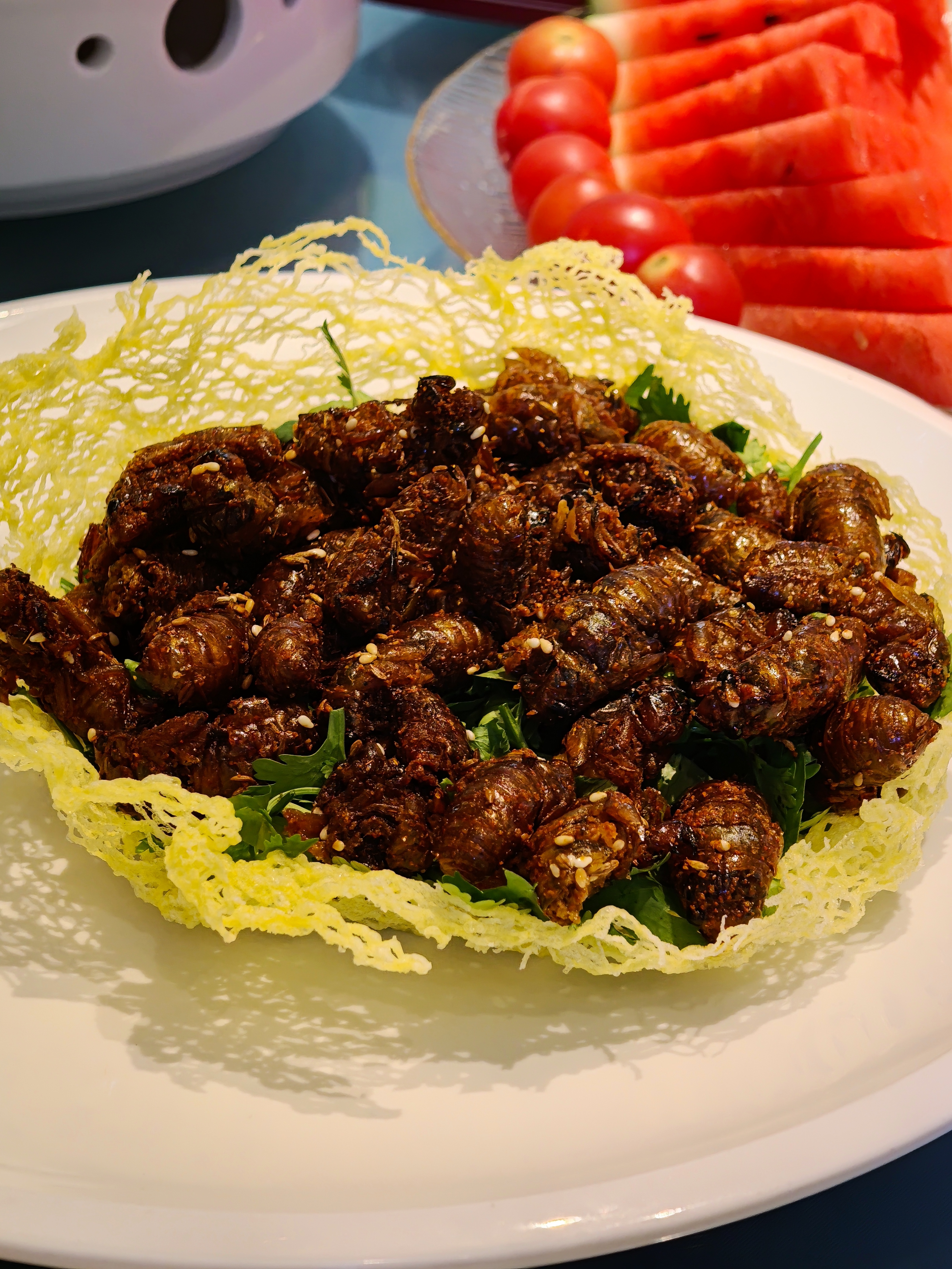 晚饭有蝉，没吃过，不敢吃，下一个