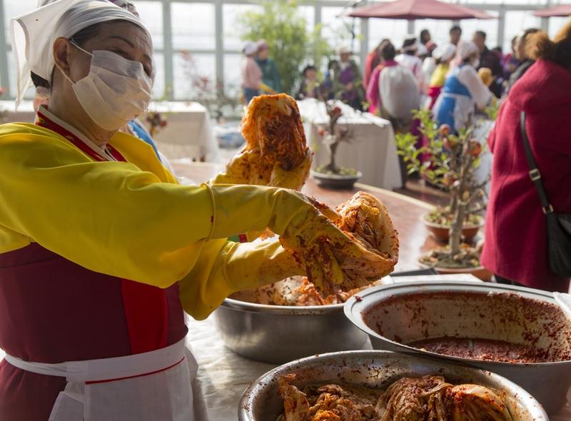 家人们谁懂啊，韩国进口辣白菜超99.9%来自中国！2024年韩国产了53万吨辣白