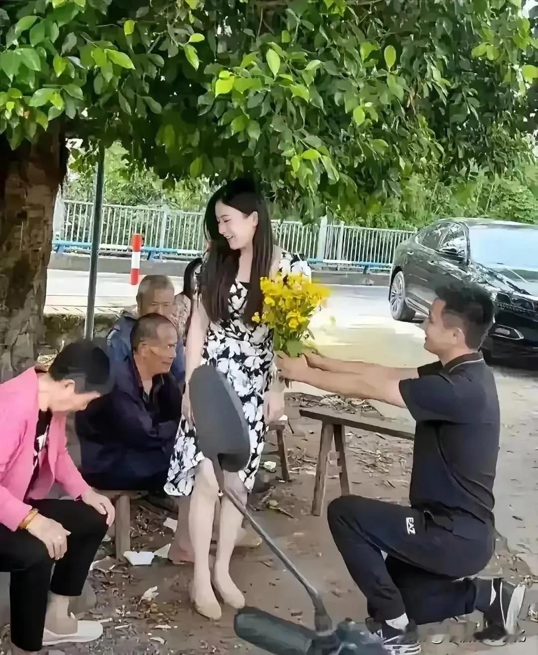 你别看我，就当我没看见，这事得你自己决定。
