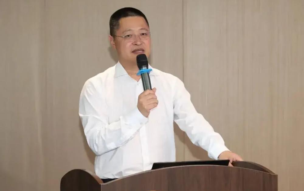 赵海峰敢做出这种荒唐事，
并不是临时喝糊涂了，
无非就是这三点原因：

1、位子