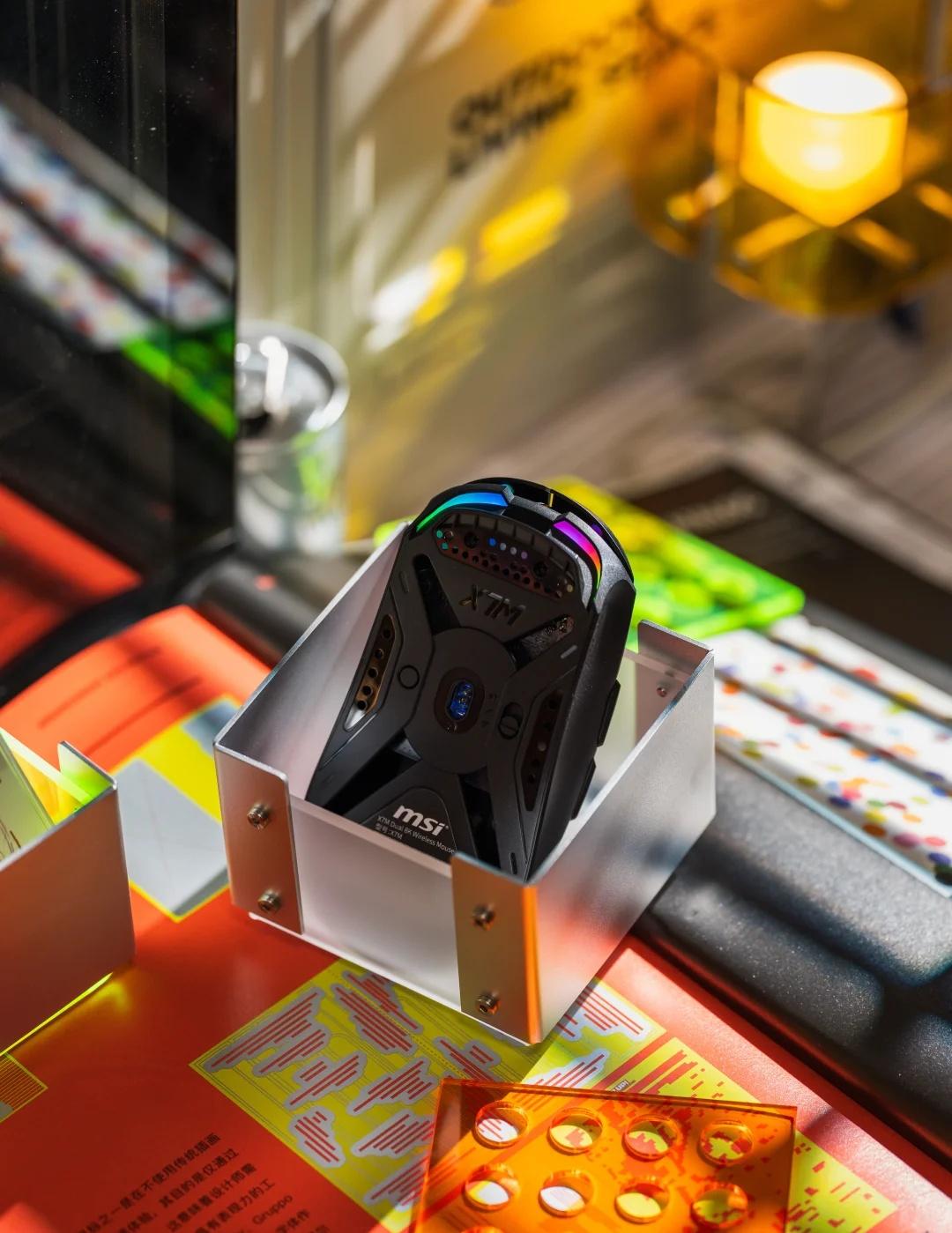 这个鼠标 我用着不烧心！西装暴徒 微星X7M
用了大半年各种花里胡哨的鼠标，最近