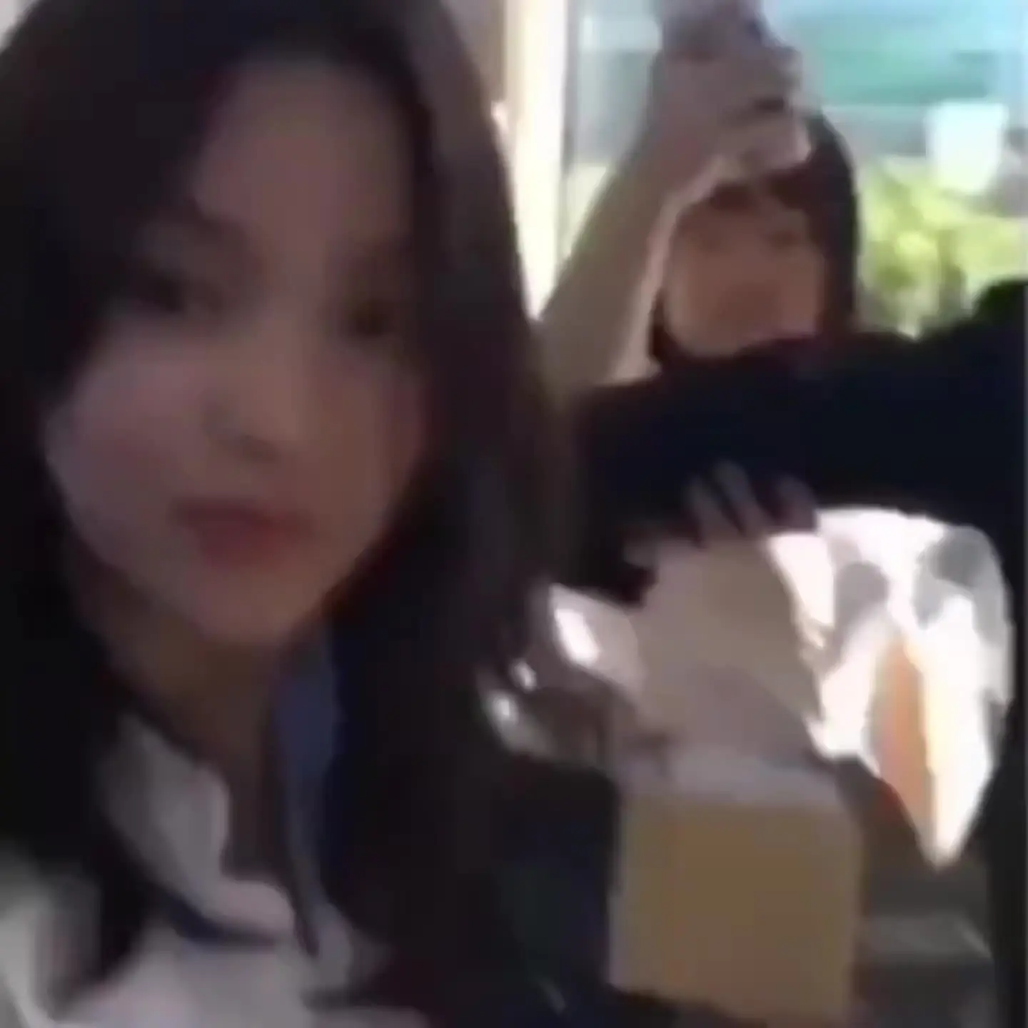 缠住吻住春风吹住我吗