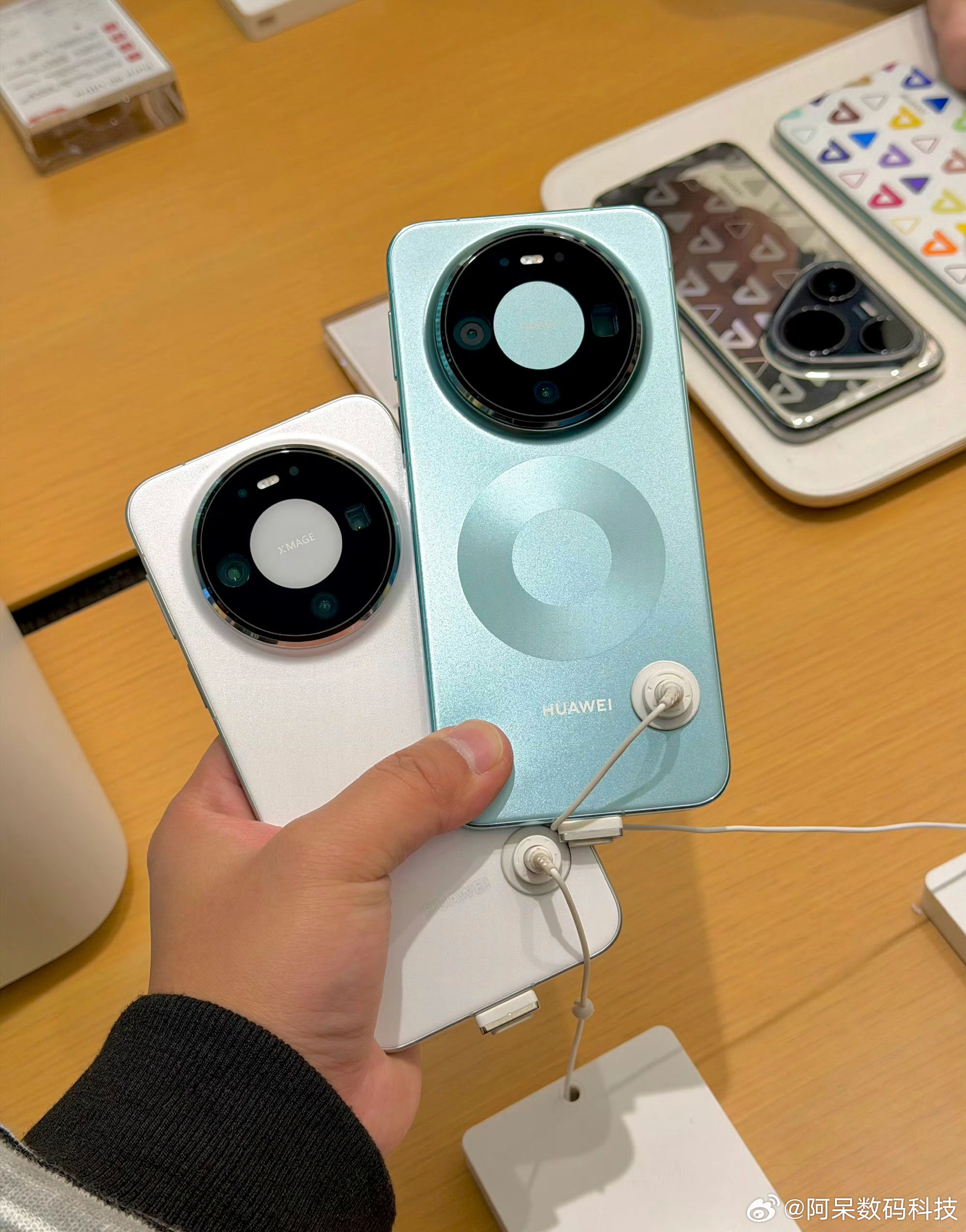 谁懂啊！华为Mate 80系列开售即疯抢，晨曦金凭着绝美容颜圈粉无数，短短1小时