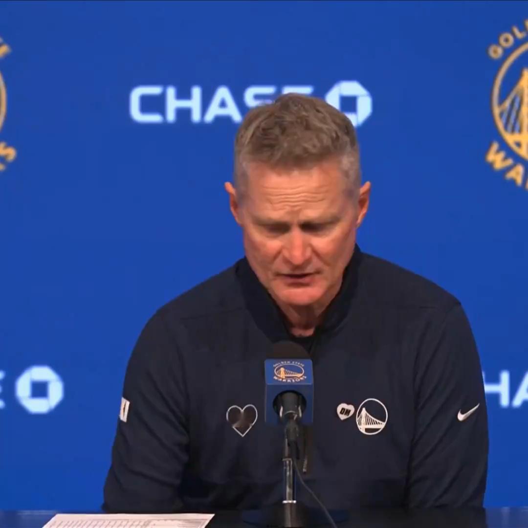 科尔谈首发五人组的调整：为了摆出一套以防守导向的先发去弥补库里的缺阵，此役马刺全