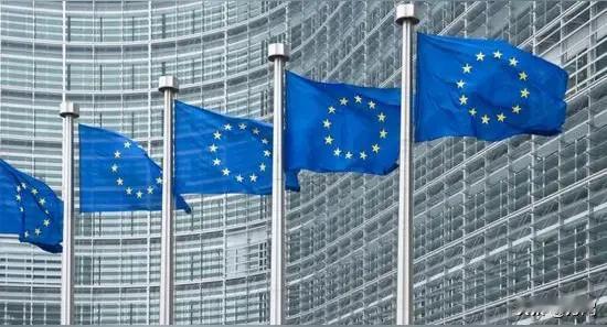 川普这次在白宫当着记者对泽连斯基说：我准备从阿拉斯加修一条700km的海底隧道通