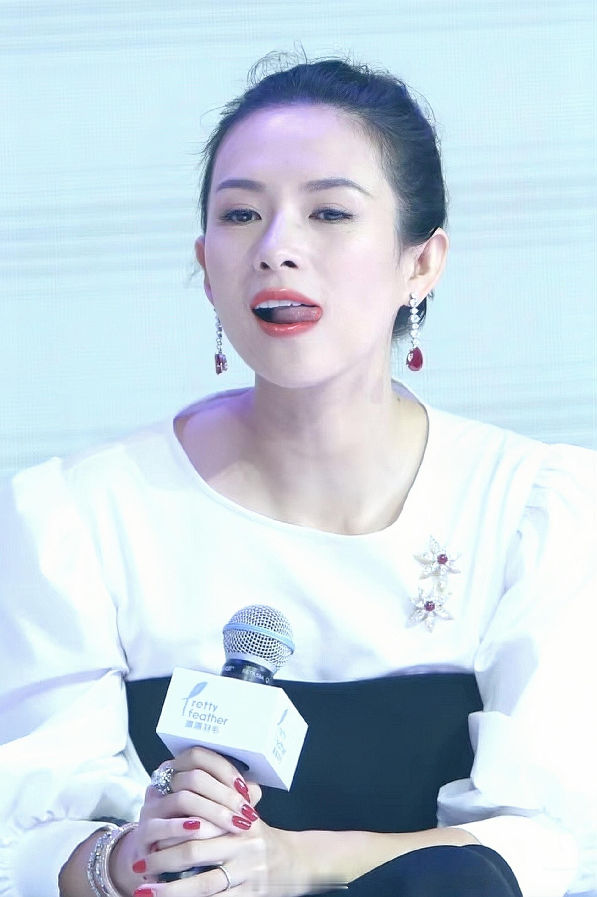 章子怡这也太妩媚了吧 