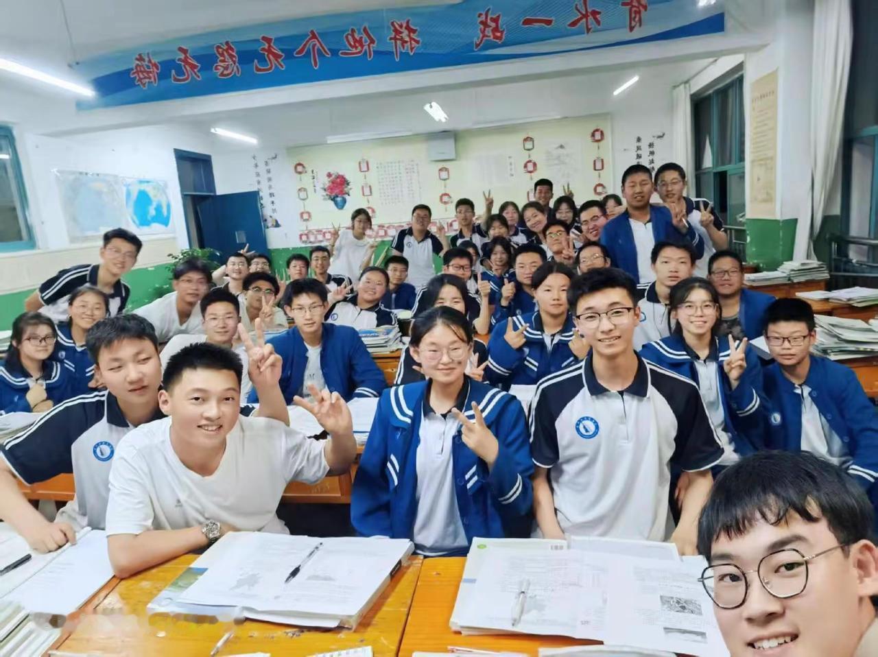 早知青春如此之快 就不会畏惧镜头了。