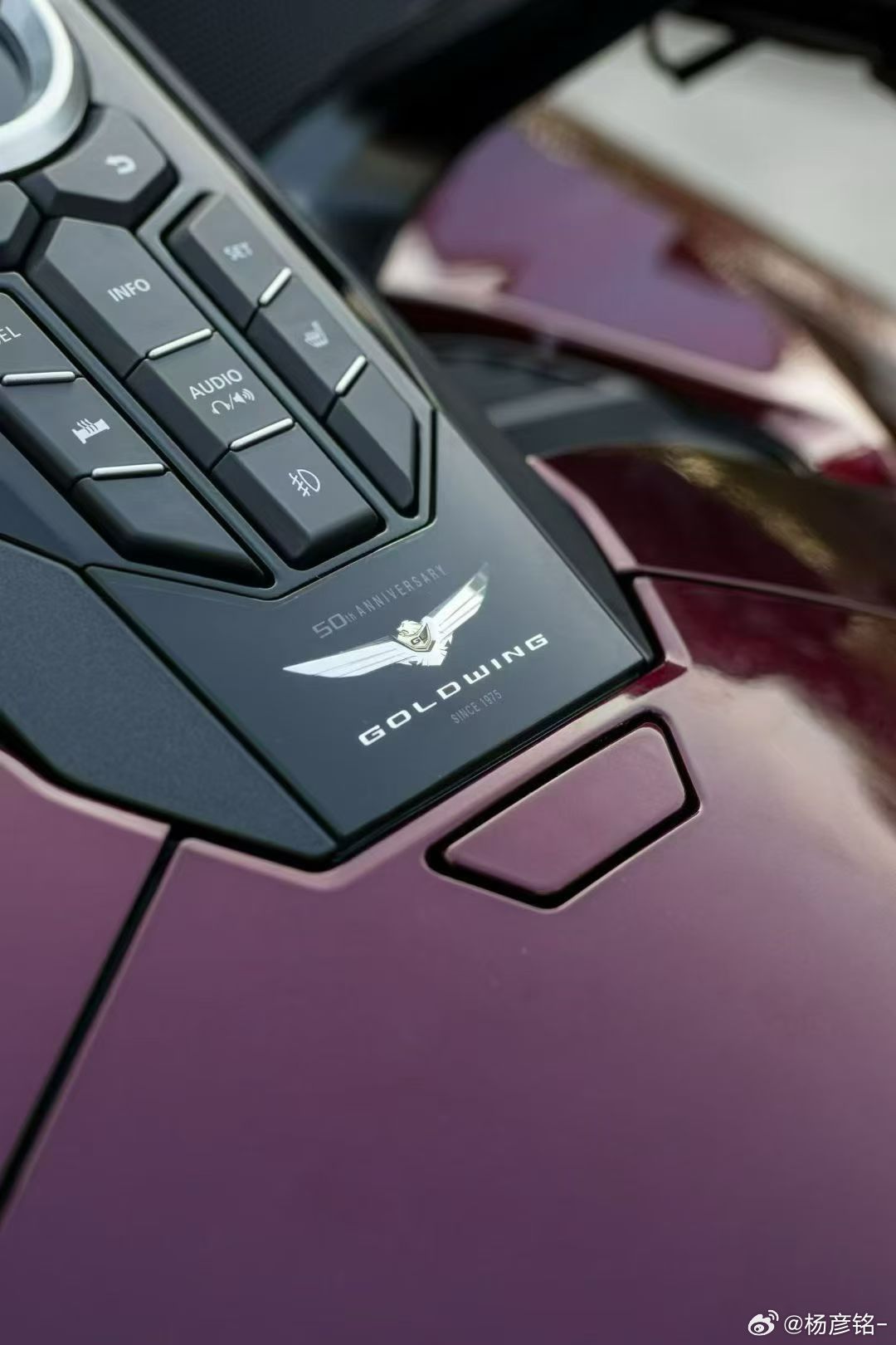 朋友圈看到的稀缺资源 本田金翼五十周年现车指导价368800而且还有折扣 冷知识