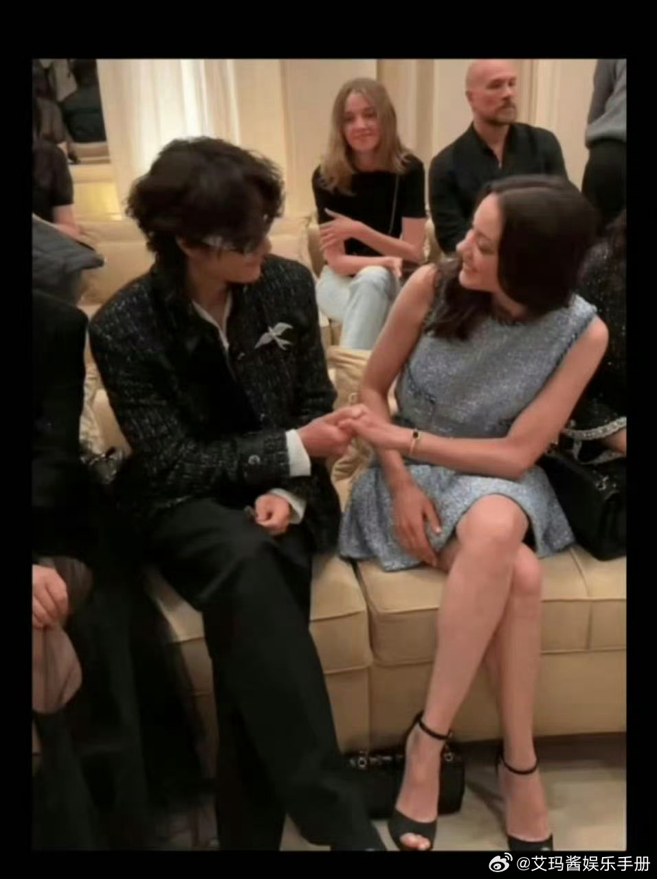 王一博和奥斯卡&金球双影后坐一起[彩虹屁]王一博神图 ​​​