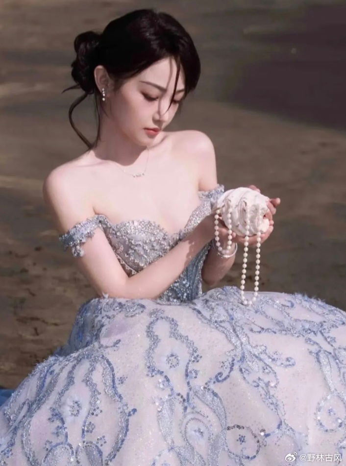 吴佳怡：甜而不腻 灵而不妖 