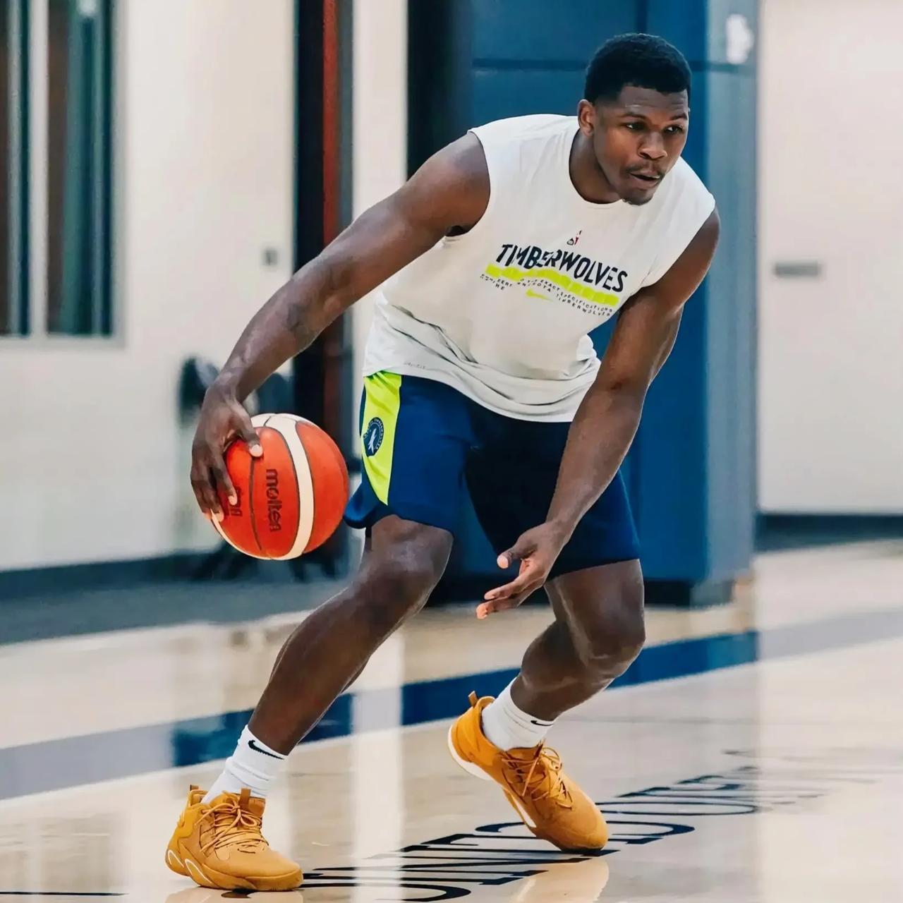 有一说一，NBA的未来是属于以下这三名球员的，他们是詹杜库的接班人。

1、卢卡