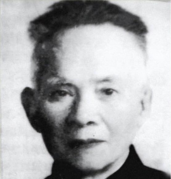 1948年，黄百韬兵团12万人被围，5个军长竟无一人投降，华野血战16天才明白，