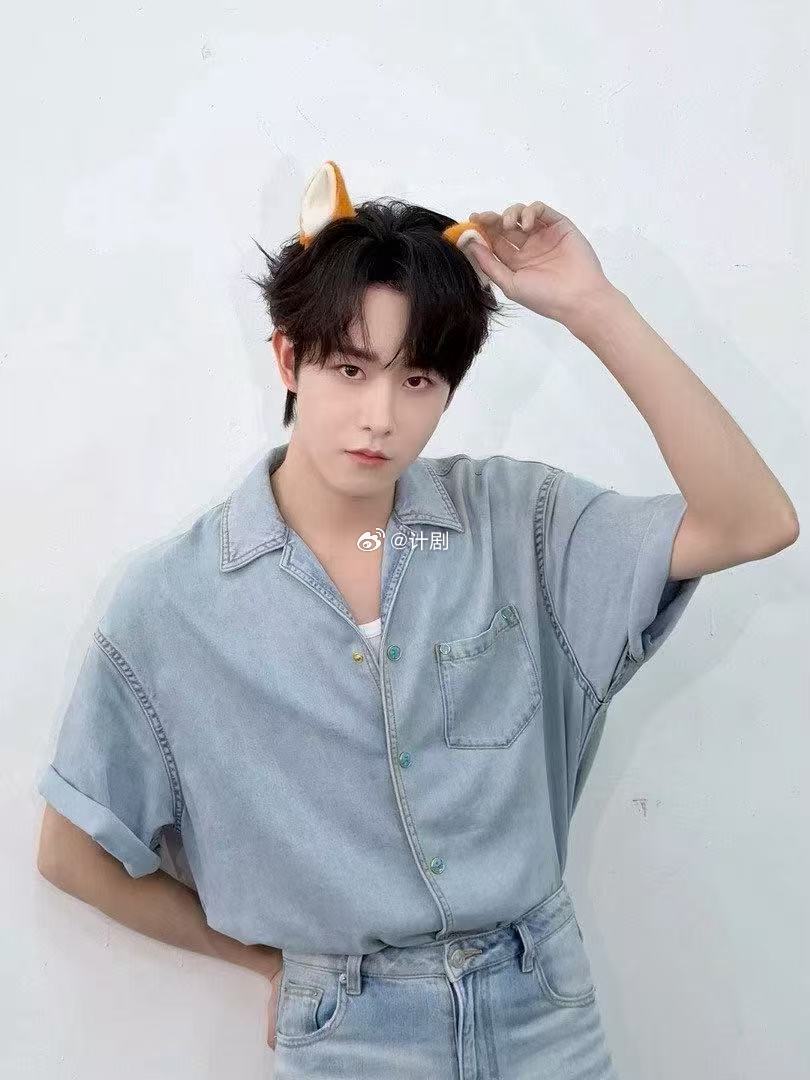 田嘉瑞演的男狐狸 田嘉瑞这个男狐狸角色太适合他了，寄灵那种少年气混着狐狸的机灵劲