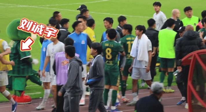 谁家皮肤饥渴症超绝占有欲加入你刘哥是柏拉图年上牛逼男友 