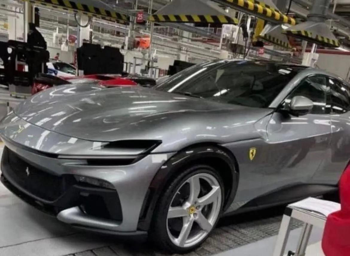 法拉利Purosangue跨界SUV实车照，感受下。