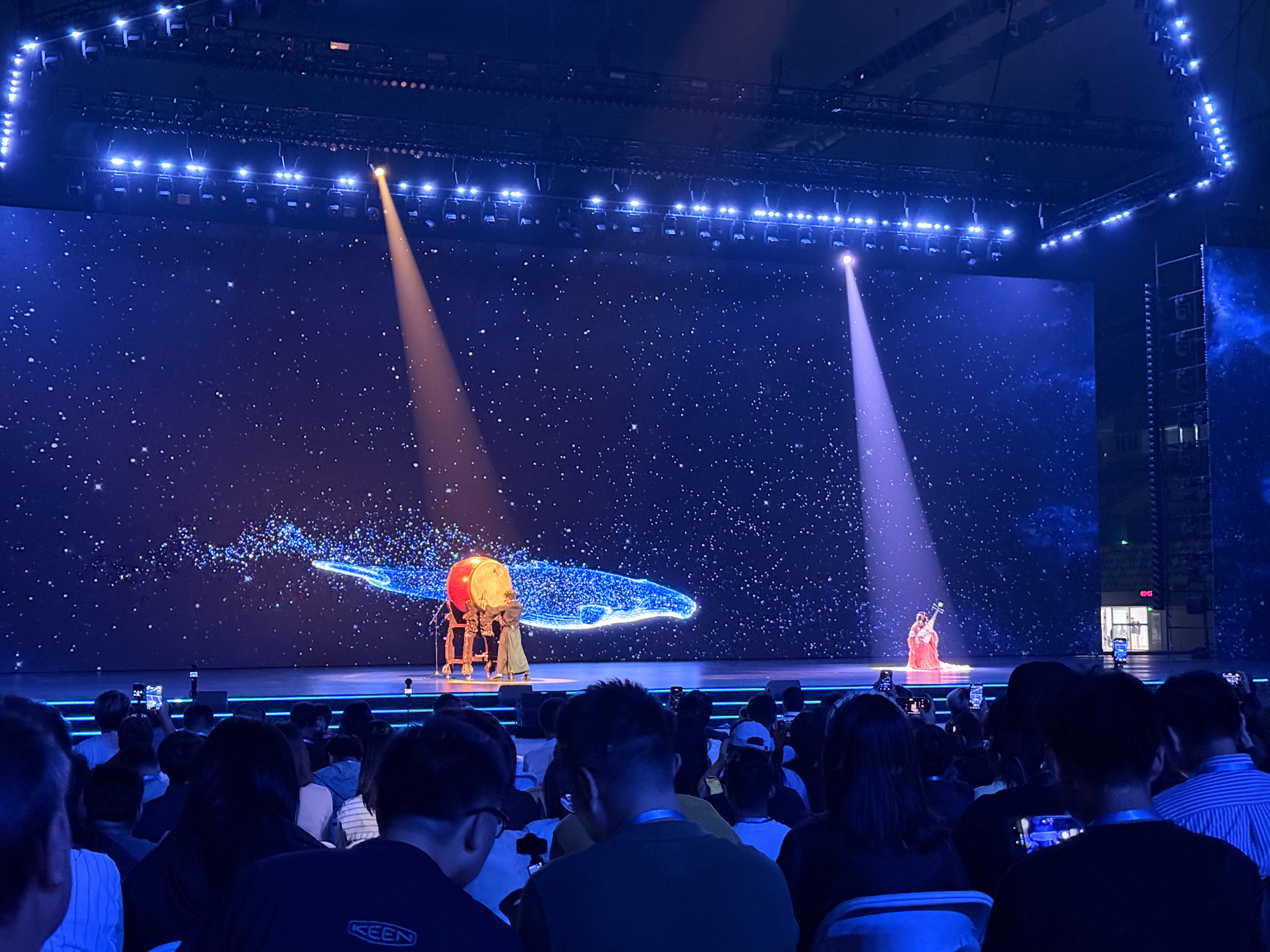 岚图梦想家9发布会一开场就整这么雅 ​​​