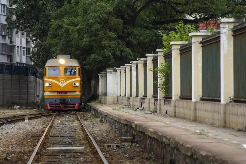 养生这事有时候真是让人捉摸不透。46岁的张先生为了养生，连续20年每天喝滚烫热水