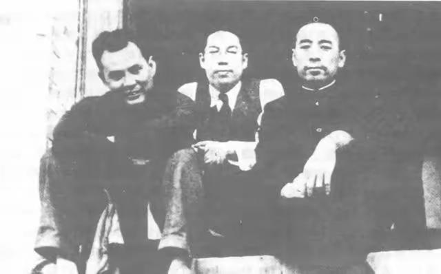1934年，化装成商人的张子华，不幸被捕。敌人审讯他时，他讲一口浓重的家乡口音，