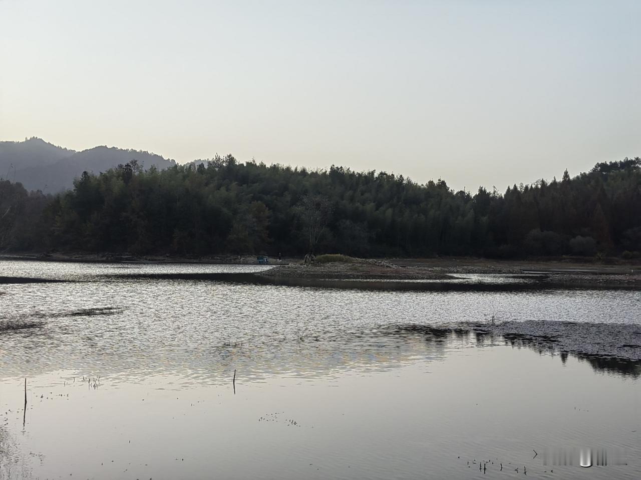 人贩子，拐走的不止是一个孩子，更是毁了一个家庭，何况，被拐走的孩子更多的是穷人家