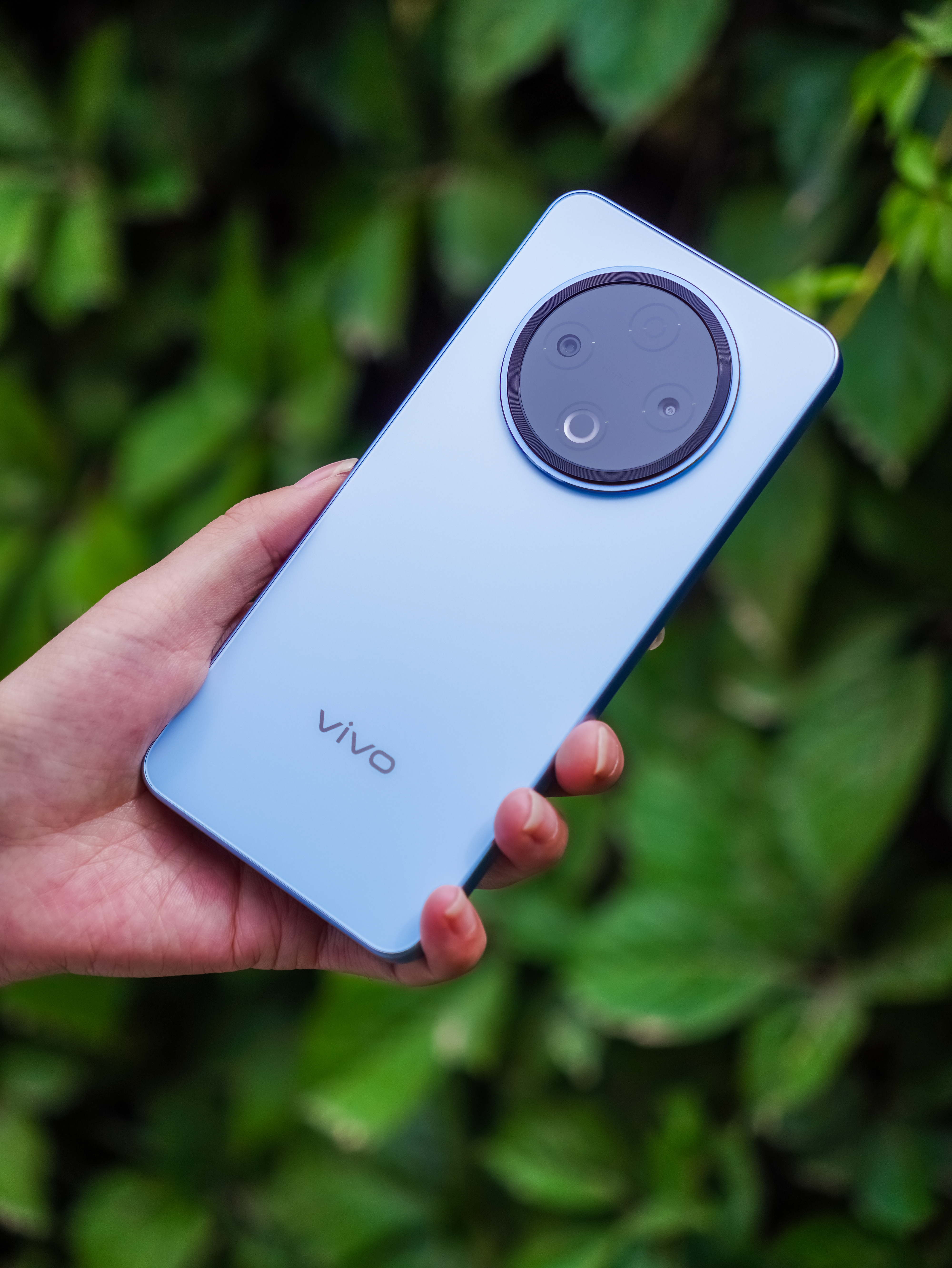 拿到vivo Y500 这台“续航耐用双灭霸”，我到手先给它把电充满，就等一个满