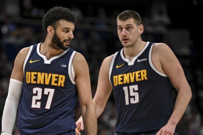 北京时间12月23日，明天的NBA常规赛有7场比赛，赛程如下：

第一场08：0