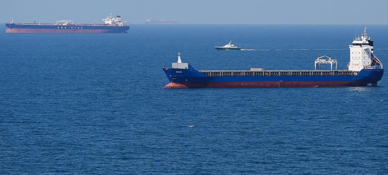 俄美交锋：美方试图在大西洋扣押俄罗斯油轮“海洋”号
 
这艘悬挂俄罗斯国旗的空载