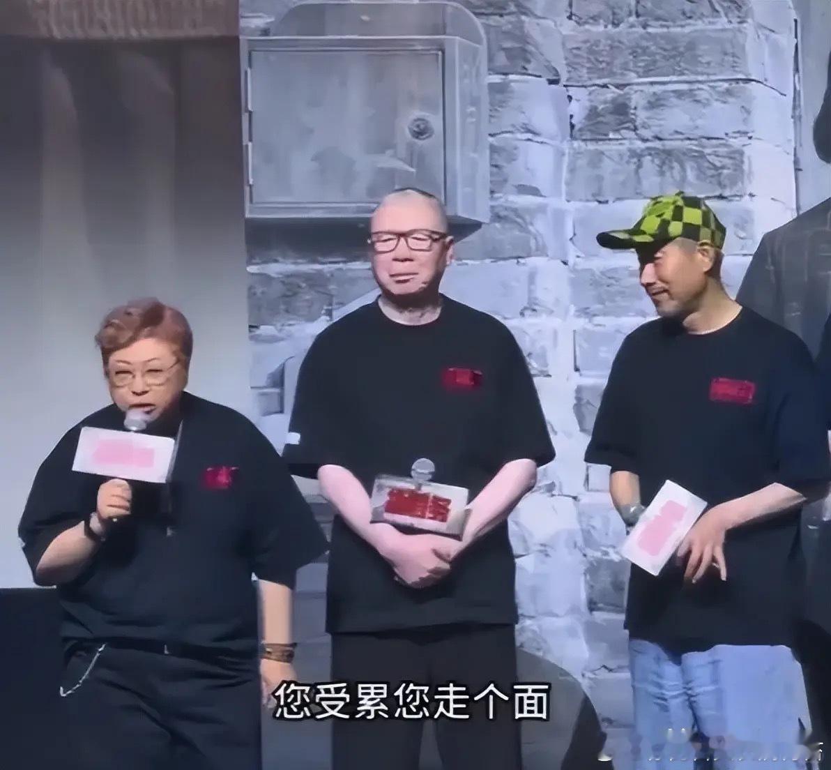 韩红 电影抓特务韩红 走个面儿 这事能烧这么旺，不全怪韩红那张嘴。九年前，同一个