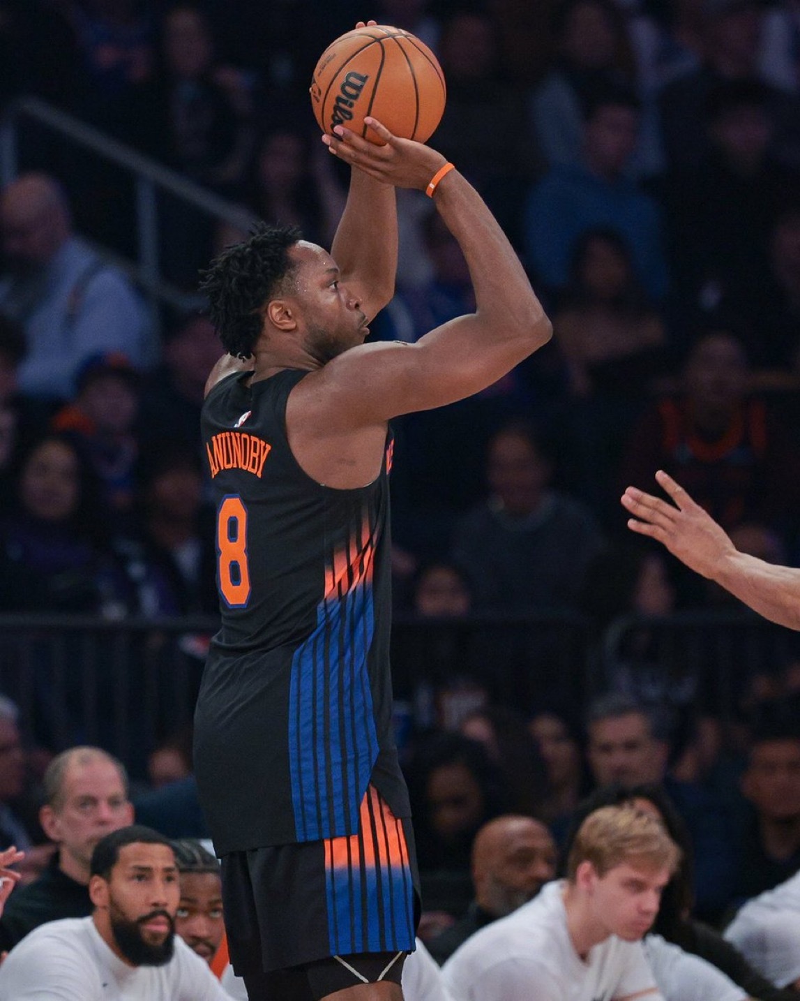 尼克斯队将OG·阿努诺比、杰伦·布伦森、乔什·哈特、米切尔·罗宾逊和卡尔-安东尼